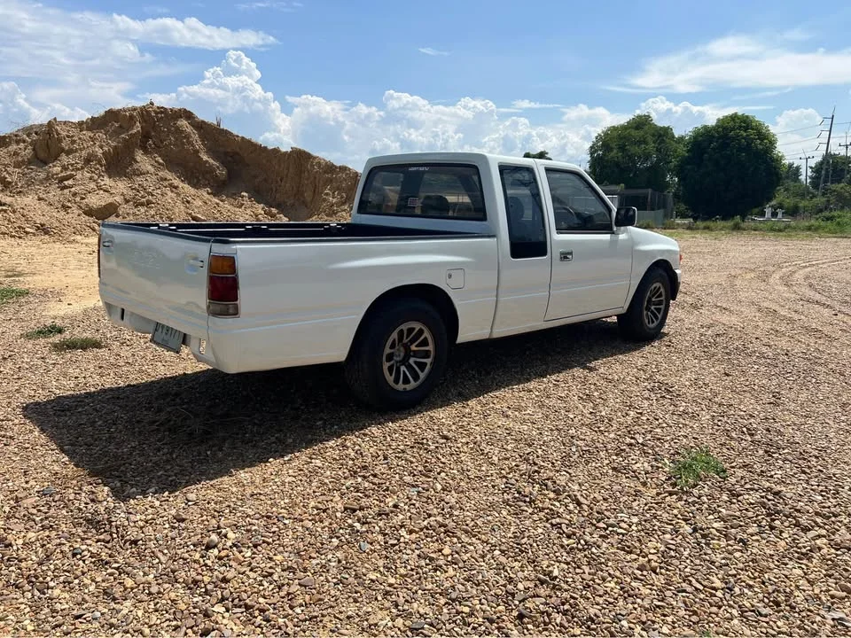 1991 Isuzu TFR III 3
