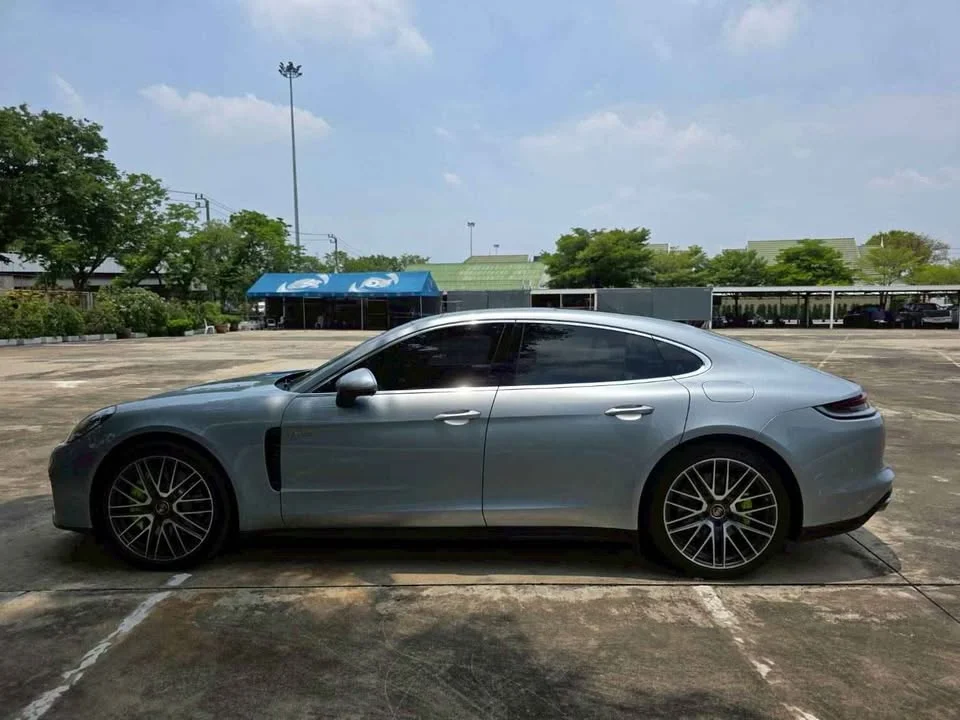 2021 Porsche Panamera II 2