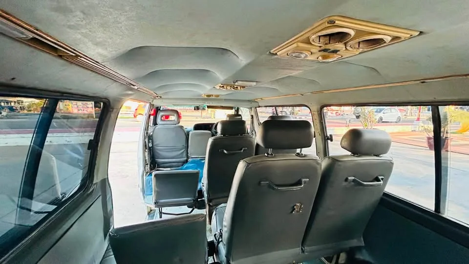 2004 Toyota Commuter IV (H100) 2
