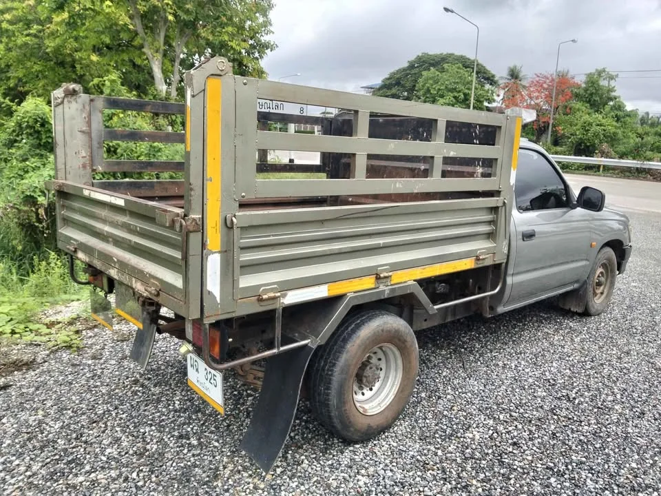 2000 Toyota Hilux Tiger VI 2