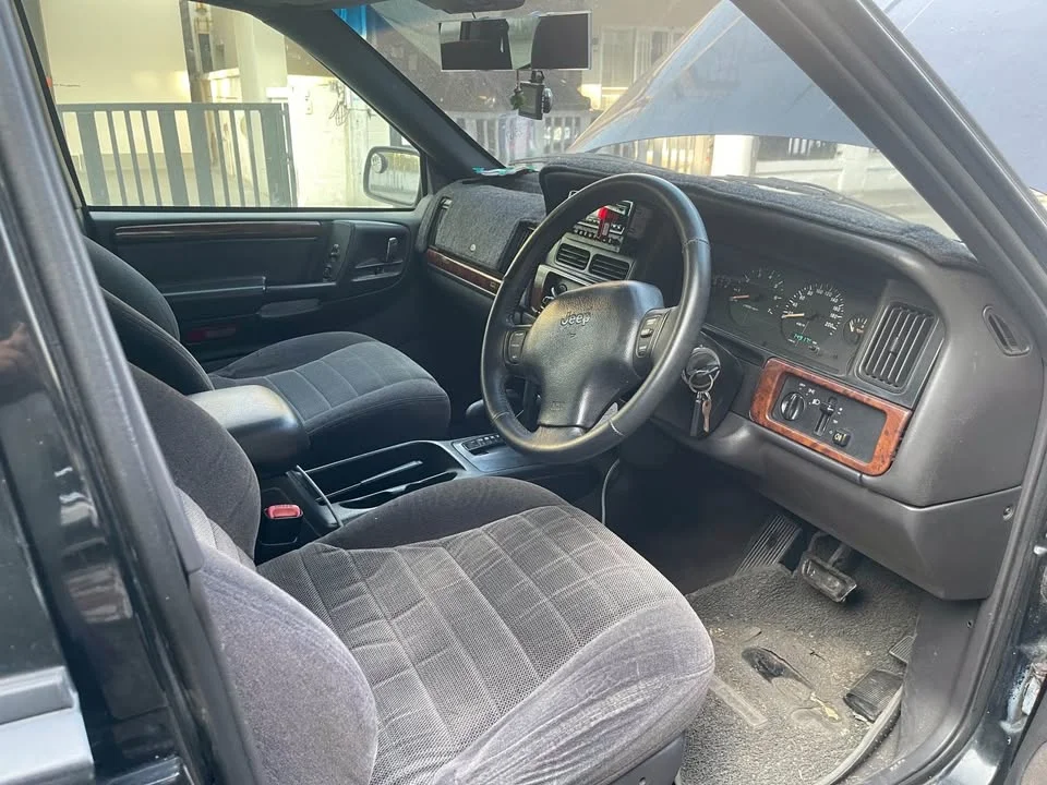 1997 Jeep Grand Cherokee ZJ 2