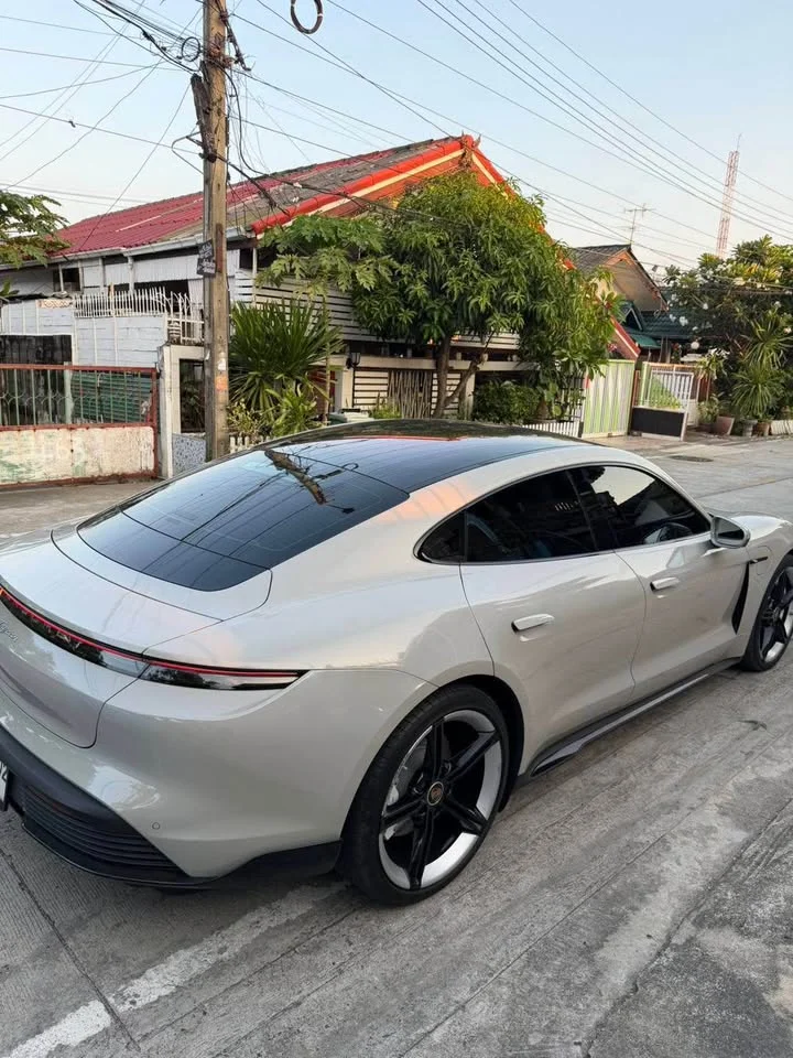 2023 Porsche Taycan 9J1 2