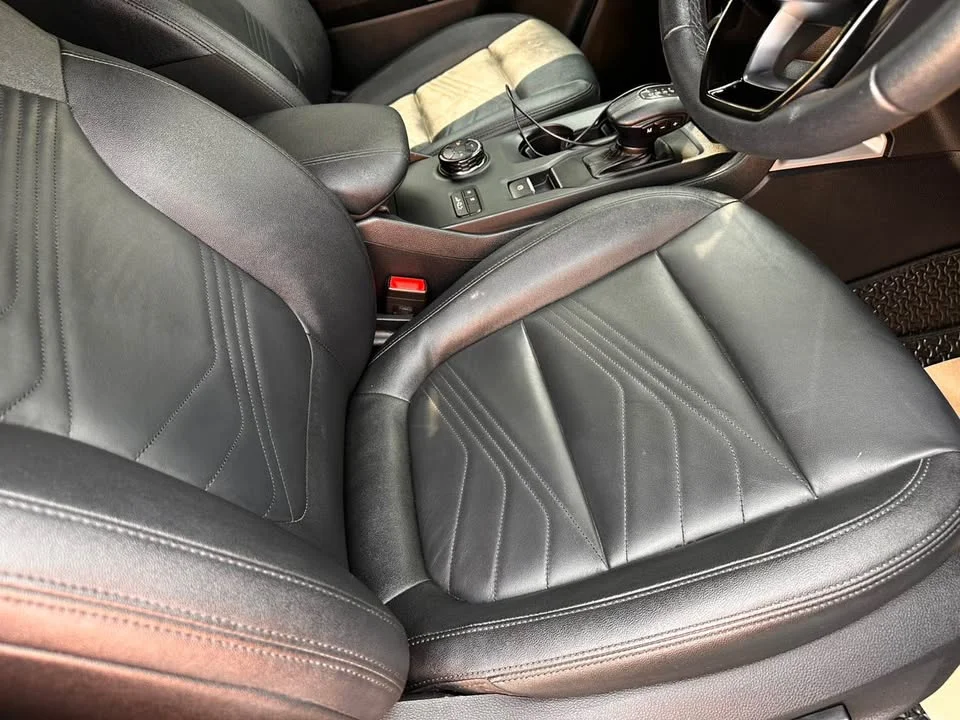 2023 Ford Everest III 3