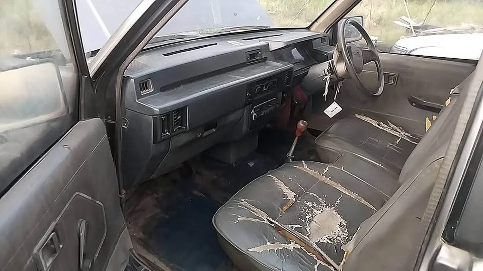 1994 Mitsubishi Triton II 2