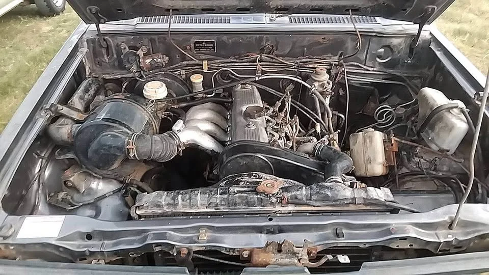 1994 Mitsubishi Triton II 3