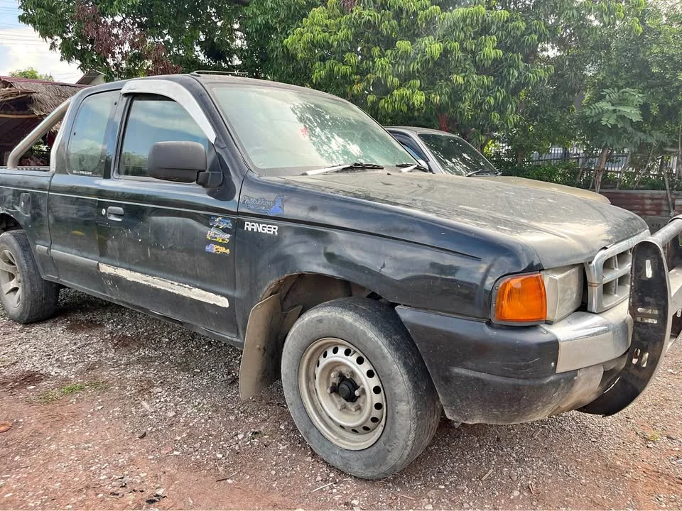 2003 Mazda 2500 Fighter V 2