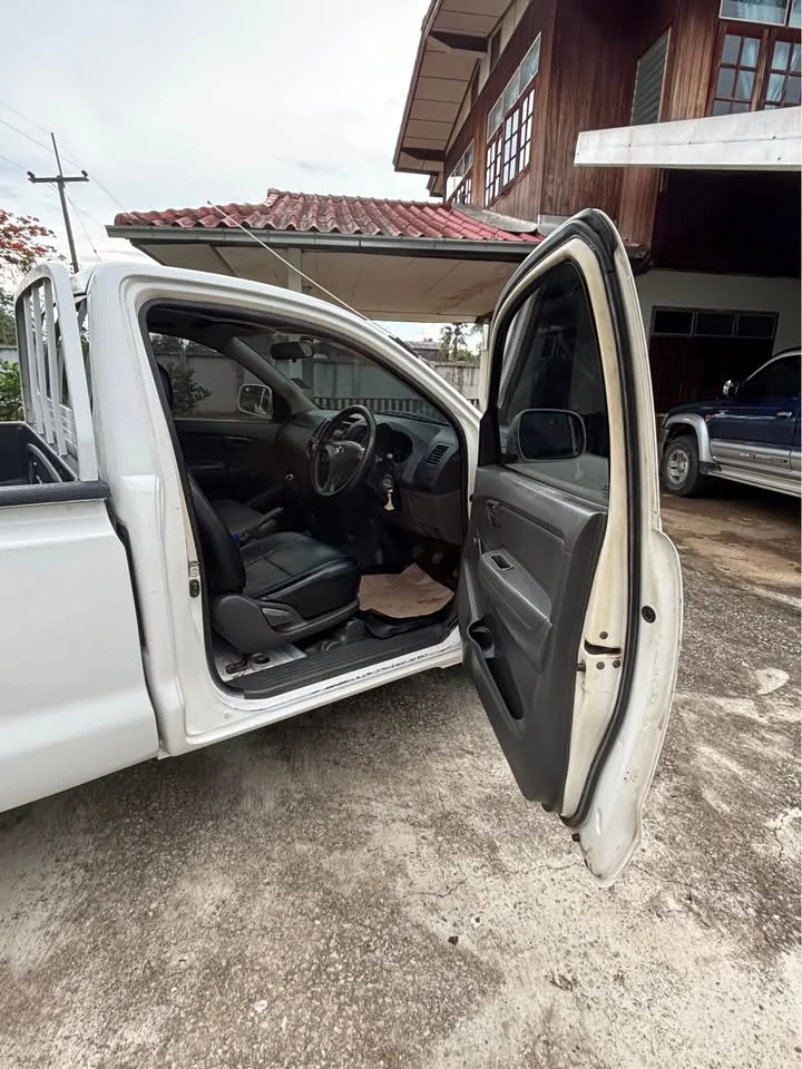 2012 Toyota Hilux VII 2