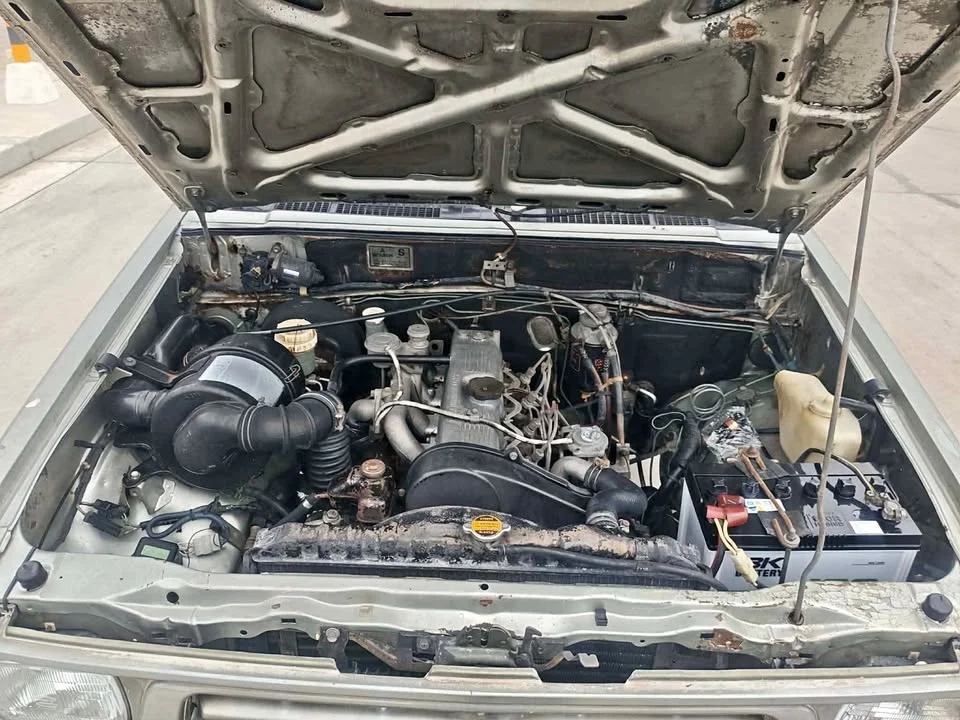 1995 Mitsubishi Triton II 2