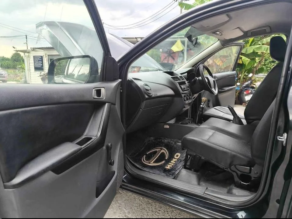 2013 Mazda BT-Series II 3