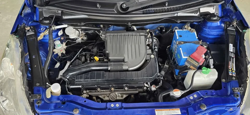 2012 Suzuki Swift II 3