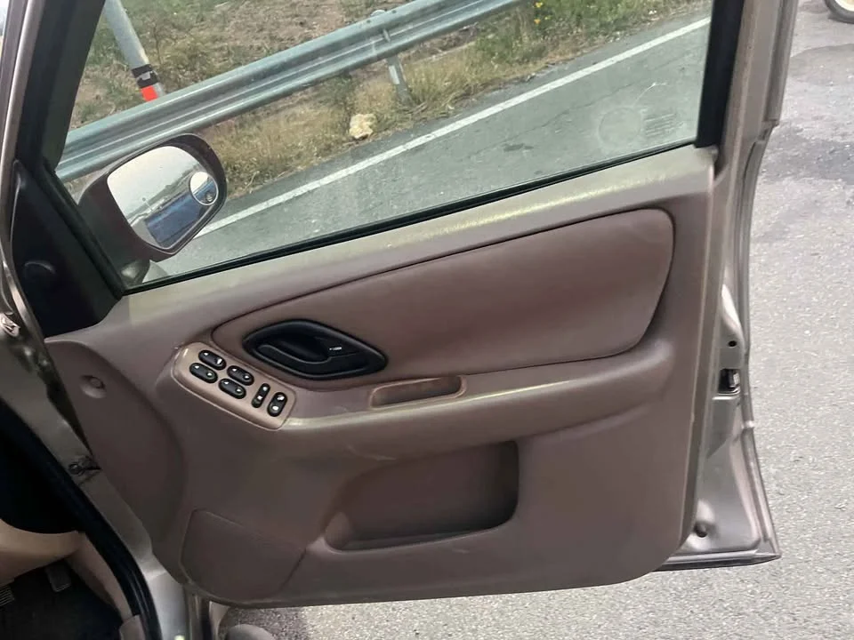Ford Escape I 3
