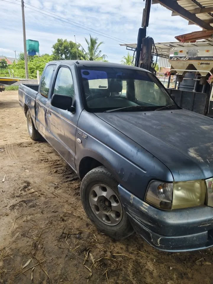 2006 Mazda 2500 Fighter V 2