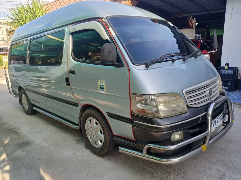2004 Toyota Commuter IV (H100) 2