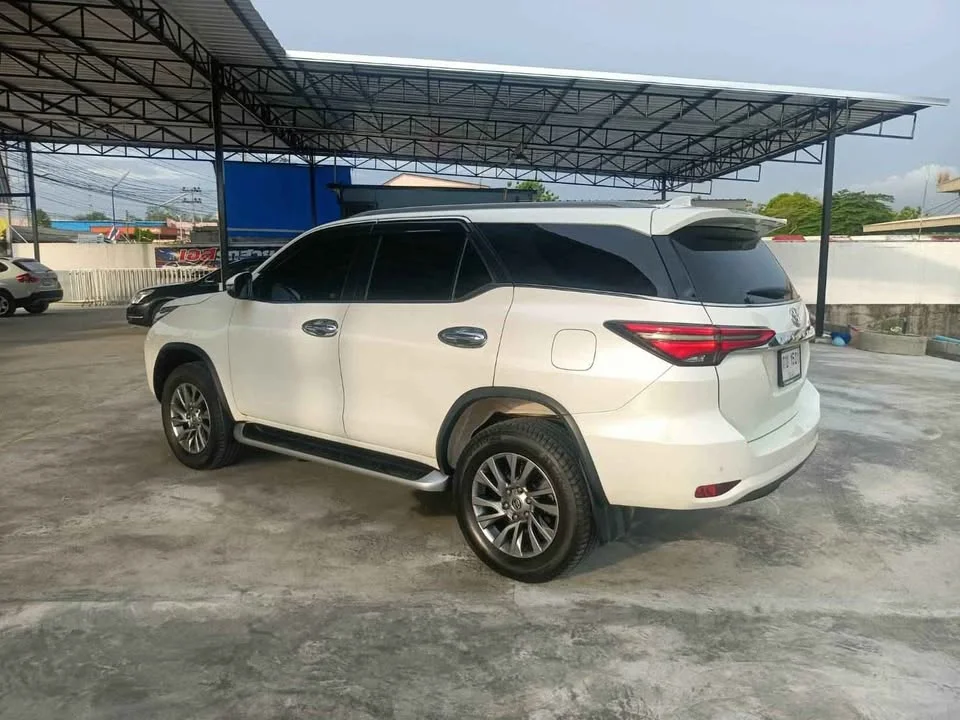 2022 Toyota Fortuner II 2