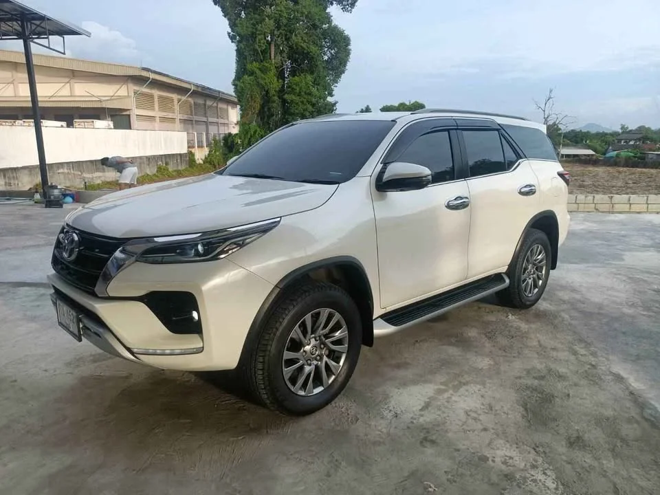 2022 Toyota Fortuner II 3