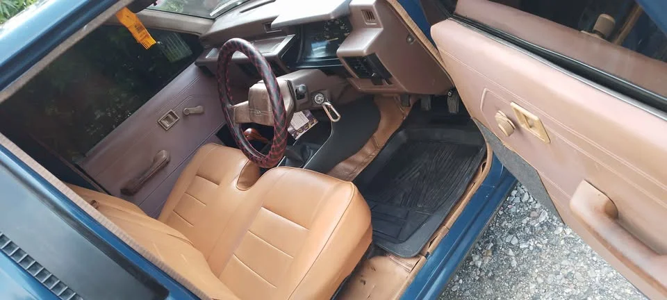 1993 Mitsubishi Triton II 2