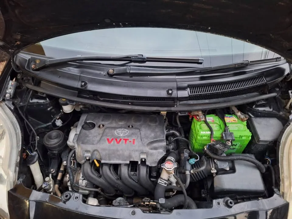 2006 Toyota Yaris II 2