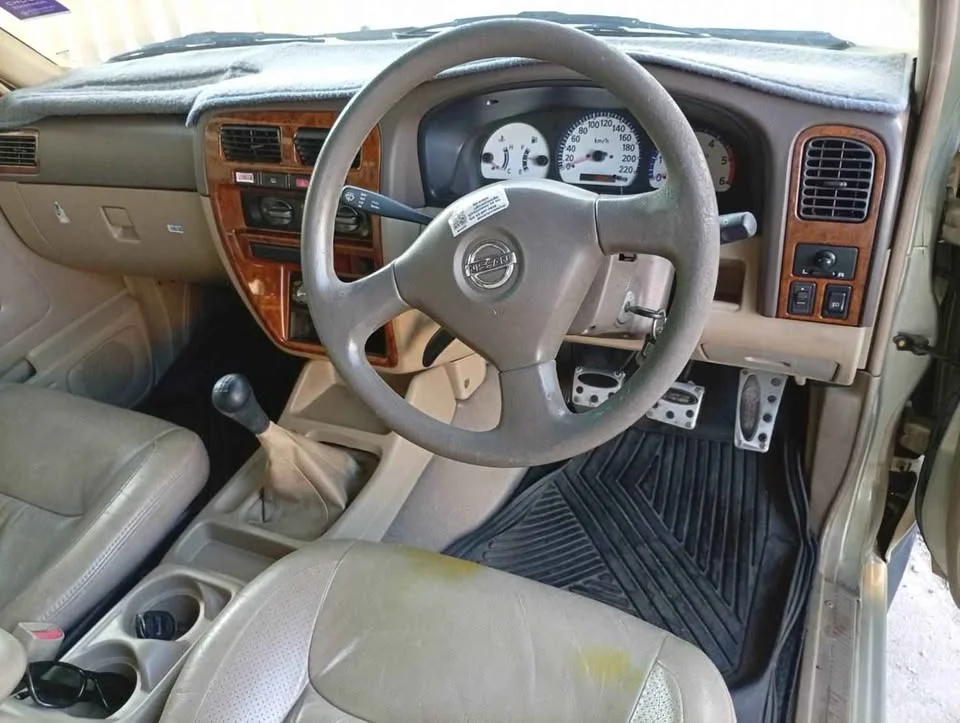 2002 Nissan Frontier I 3