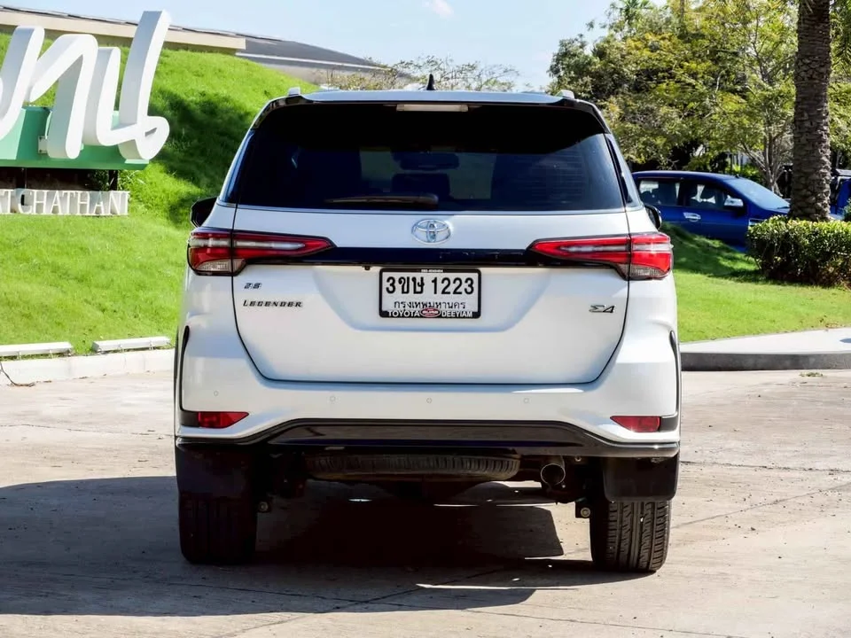 2024 Toyota Fortuner II 3