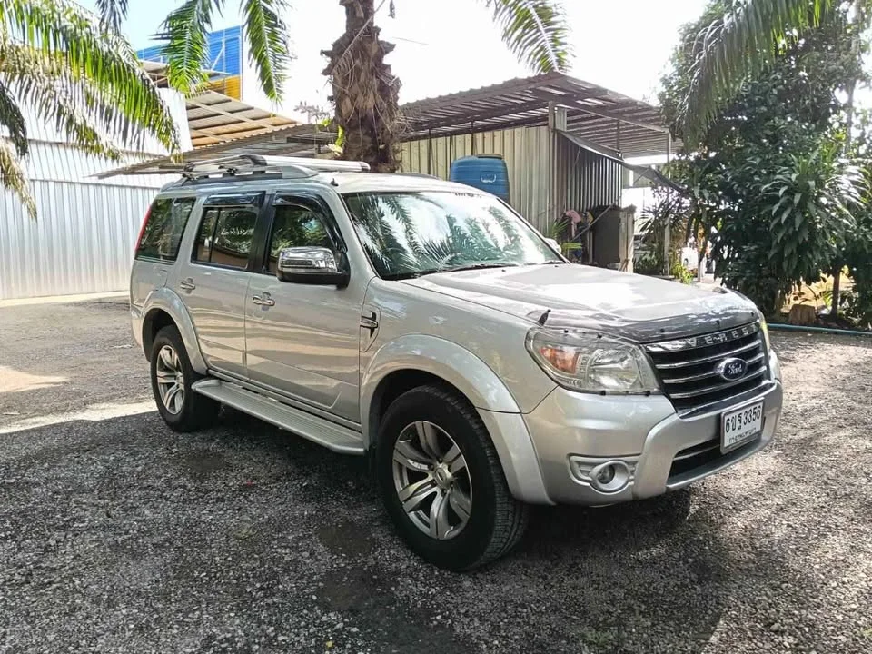 2012 Ford Everest I 3