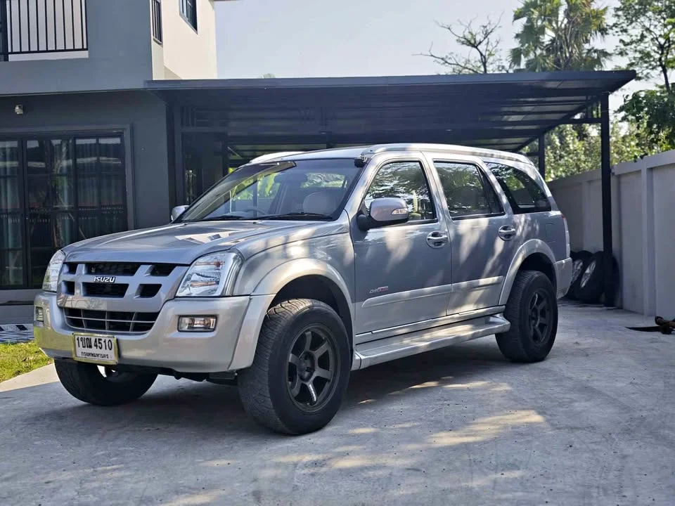2006 Isuzu MU-7 2