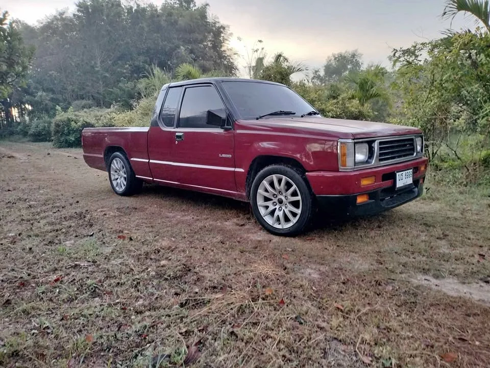1995 Mitsubishi Triton II 2