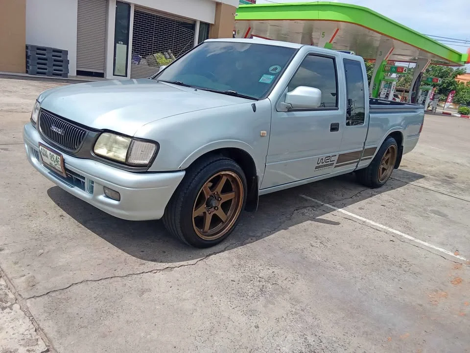 2001 Isuzu Faster Dragon Eyes III 2