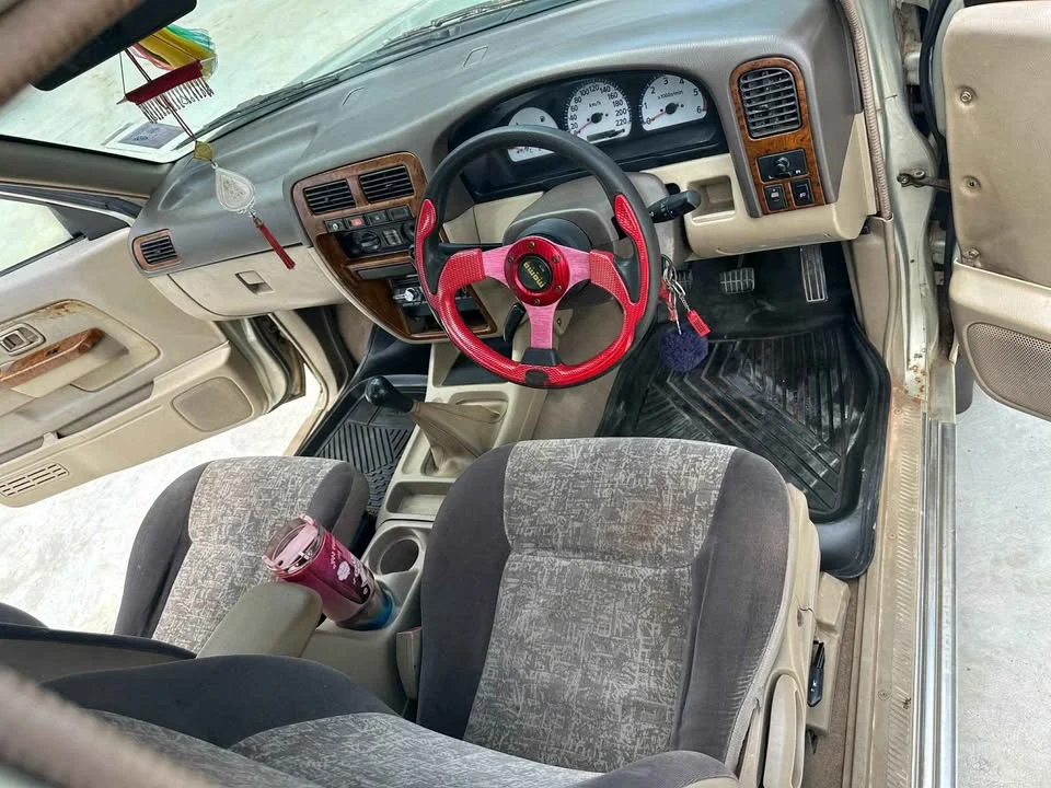 2002 Nissan Frontier I 3