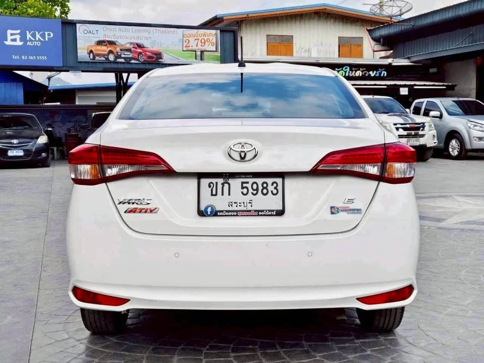2019 Toyota Yaris ATIV III 2