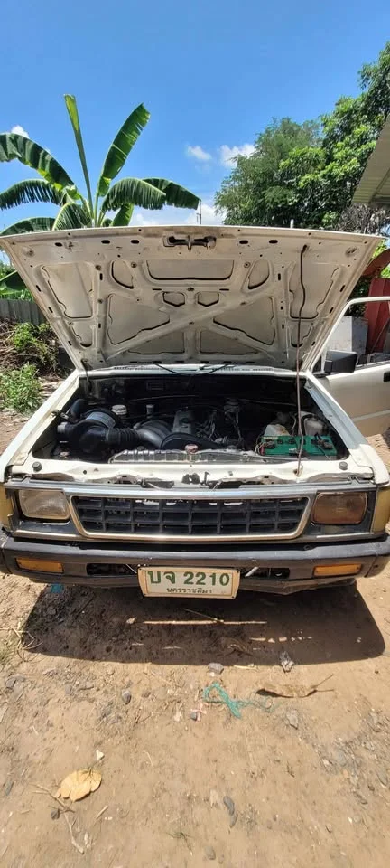 1991 Mitsubishi Triton II 2