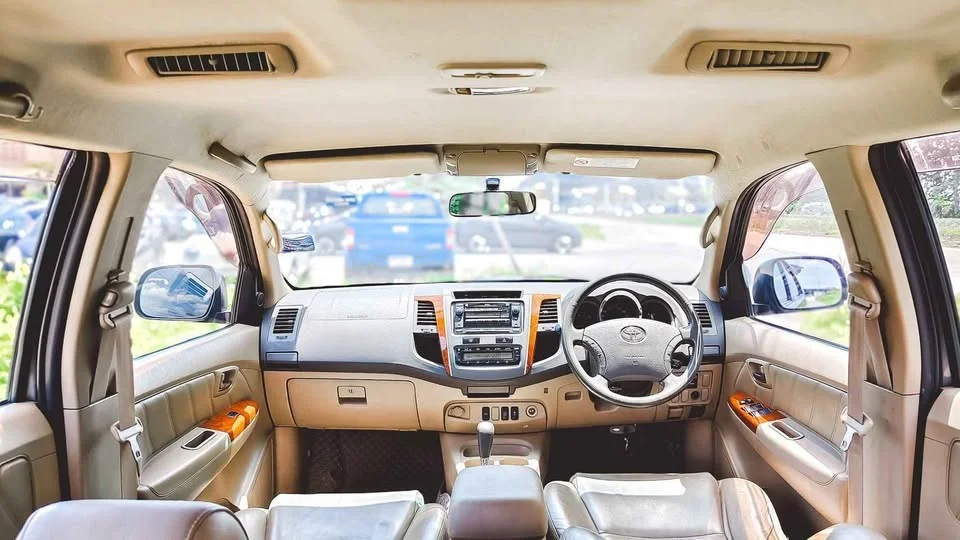 2010 Toyota Fortuner I 2