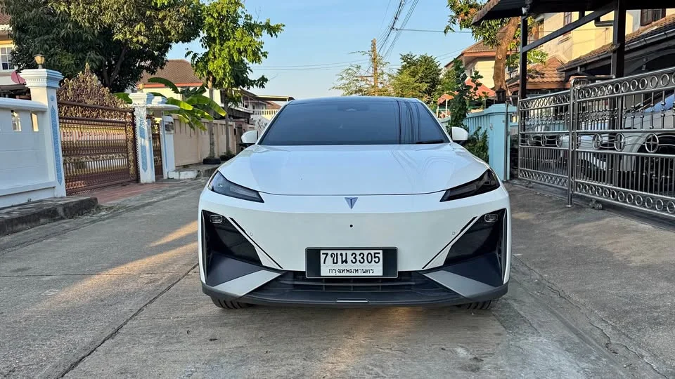 2024 Deepal S07 3