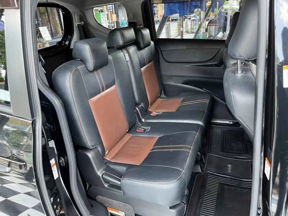 2017 Toyota Sienta II 3