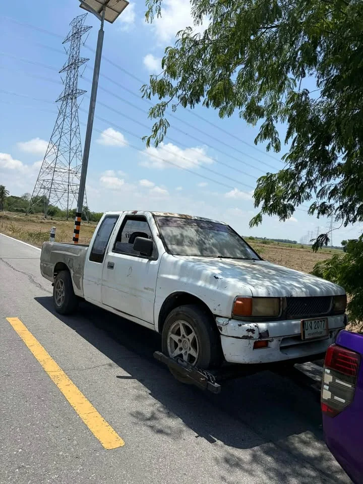 1994 Isuzu TFR III 3
