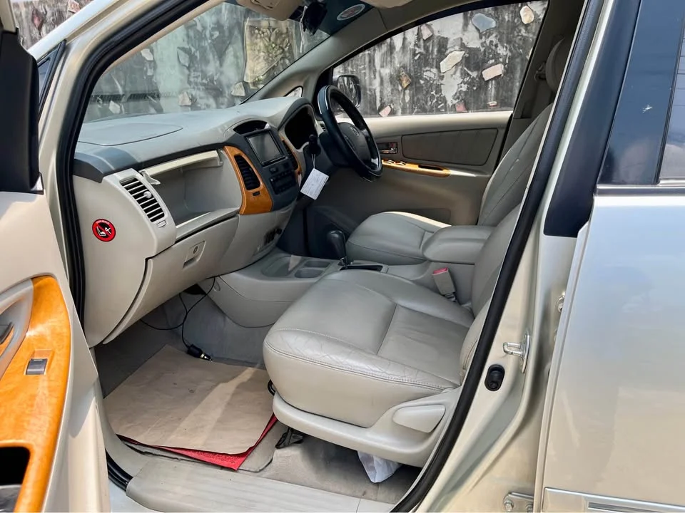 2011 Toyota Innova I 3
