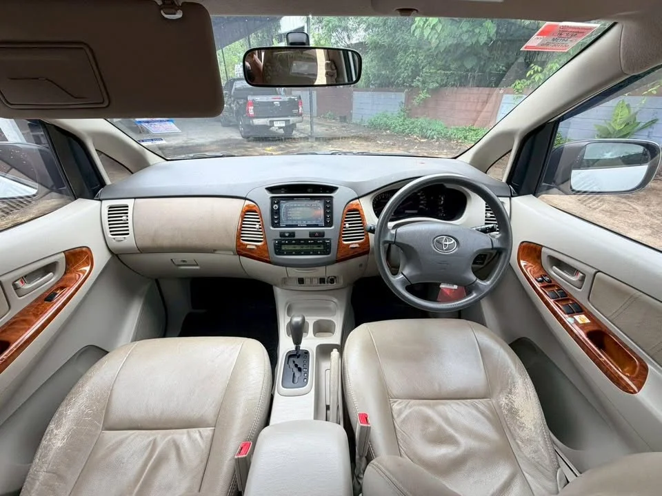 2011 Toyota Innova I 3