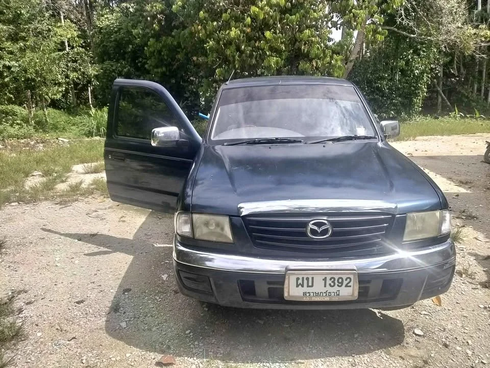 2003 Mazda 2500 Fighter V 3