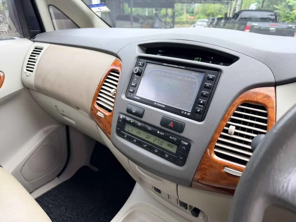 2011 Toyota Innova I 3