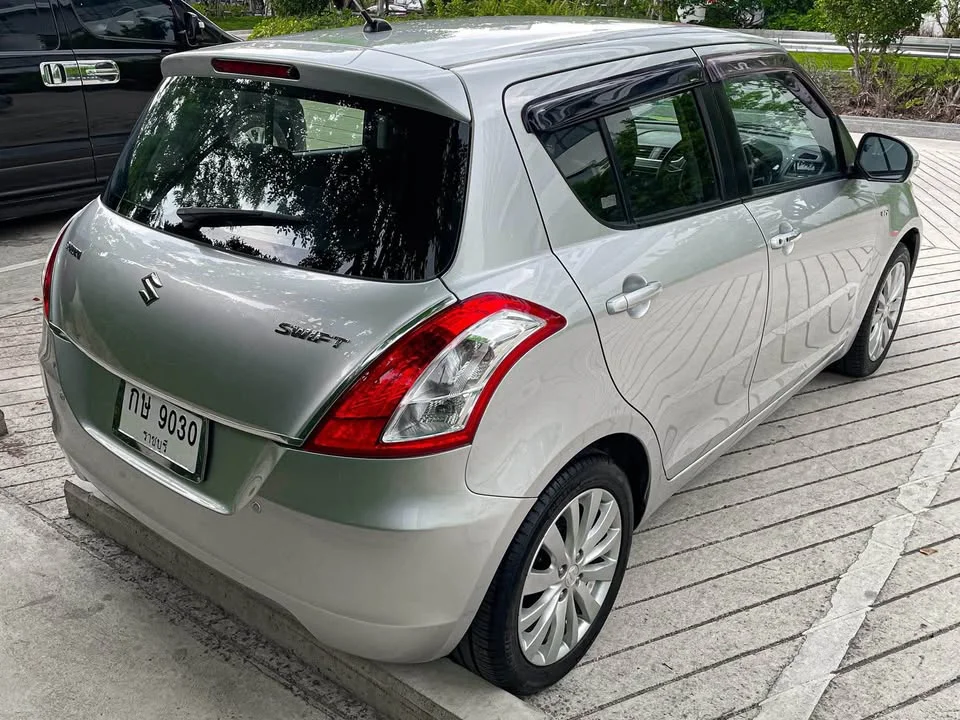 2013 Suzuki Swift II 2