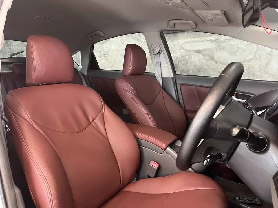 2011 Toyota Prius III 2
