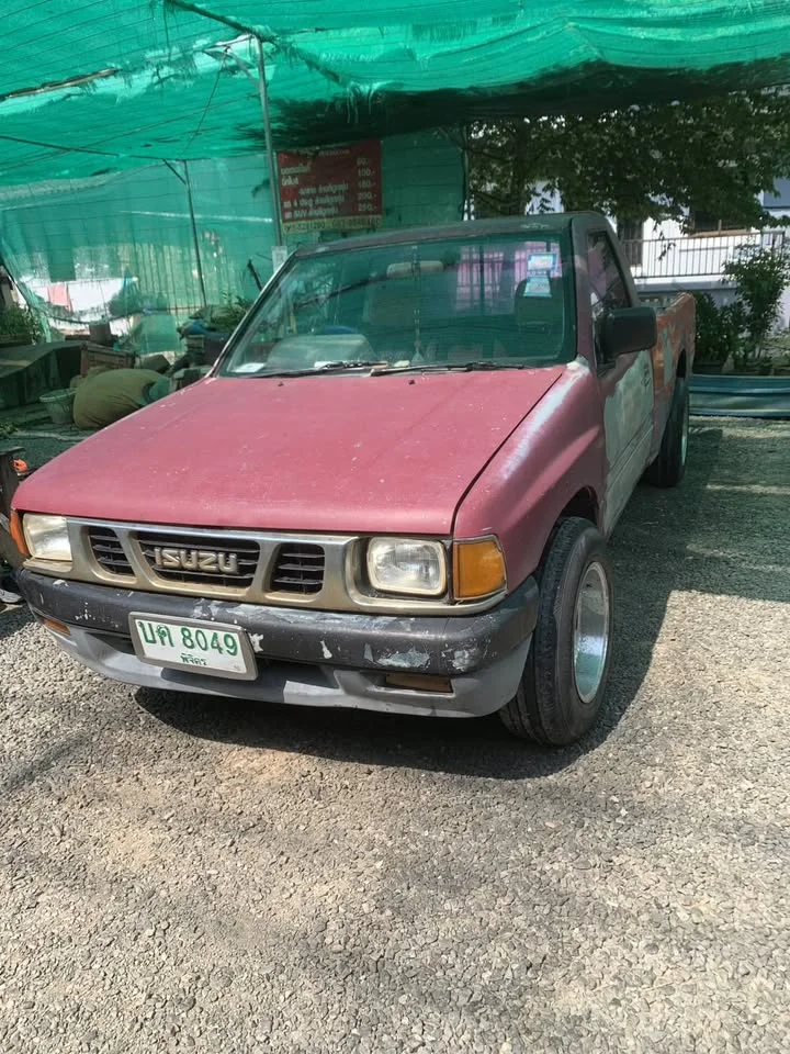 Isuzu TFR III 2