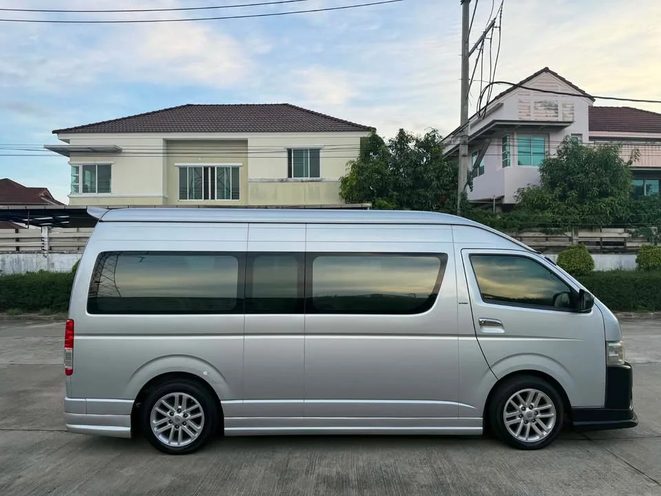 2005 Toyota Commuter V (H200) 3