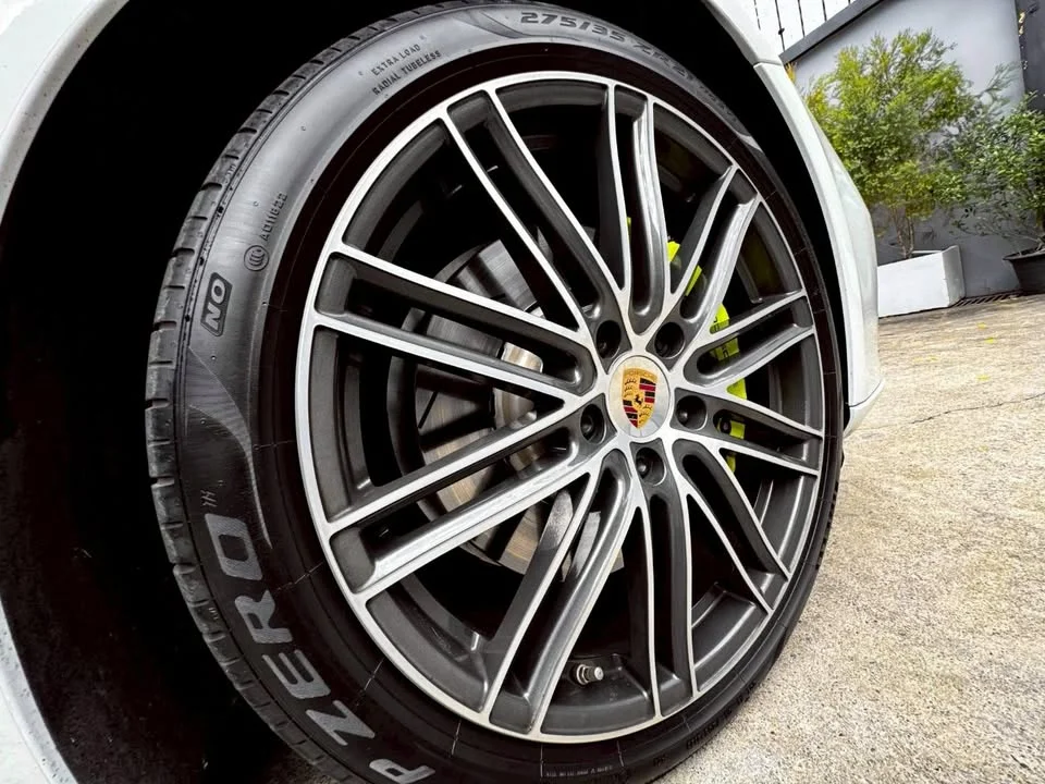 2017 Porsche Panamera II 2