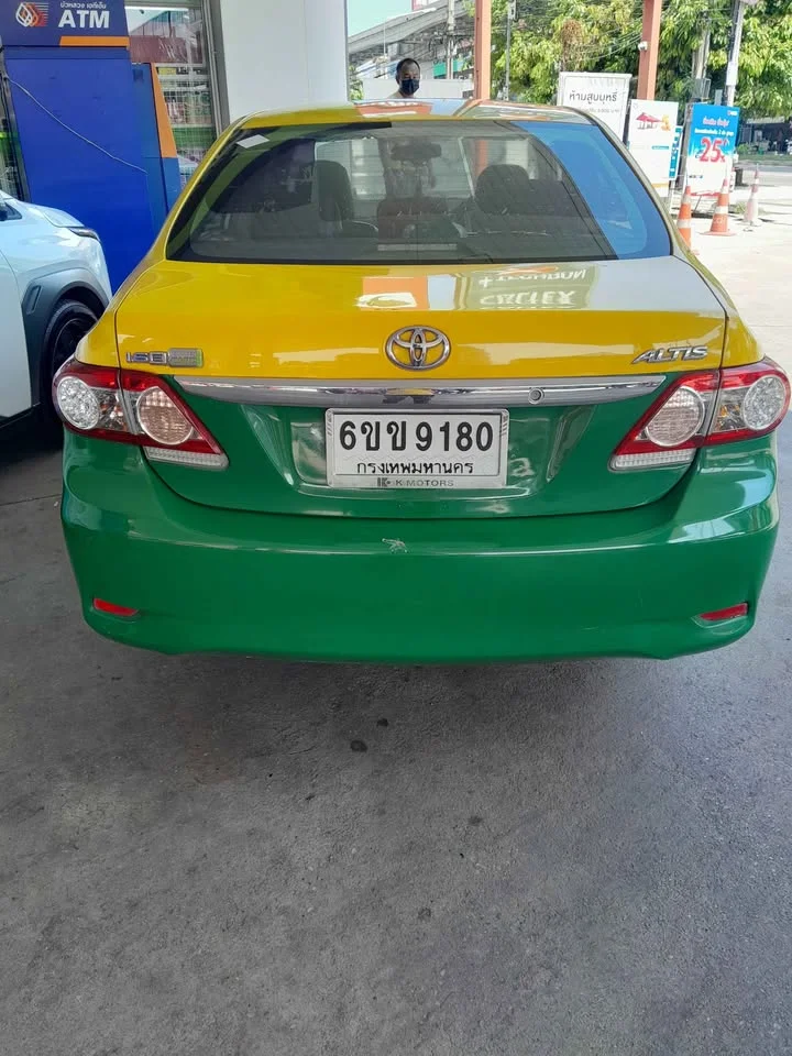 2013 Toyota Corolla Altis X (E140) 3