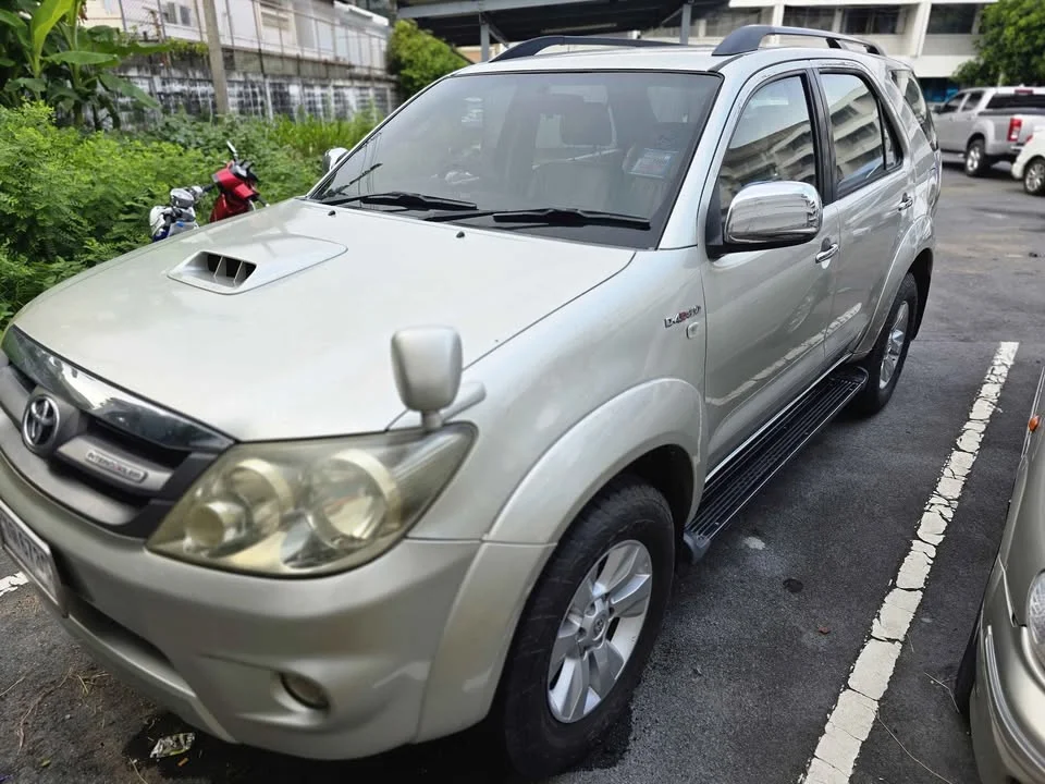 2005 Toyota Fortuner I 3