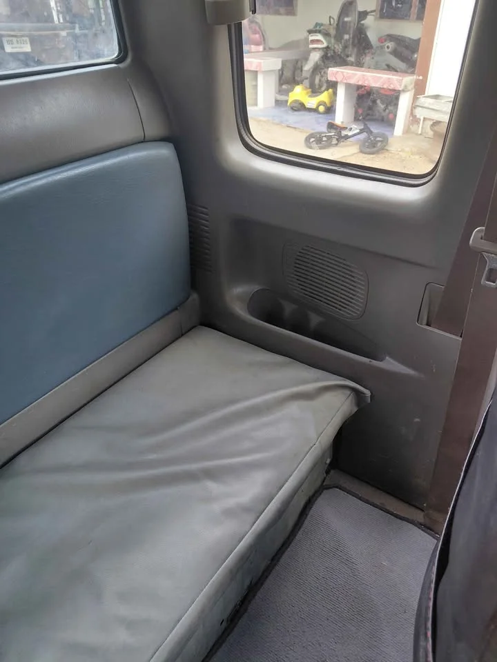 2004 Toyota Hilux Tiger VI 3