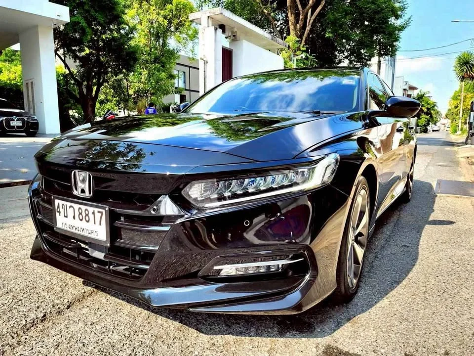 2019 Honda Accord X 3