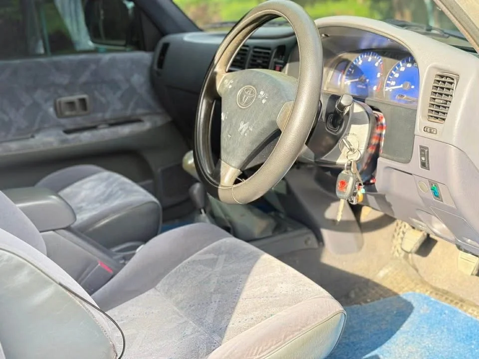 2001 Toyota Hilux Tiger VI 3