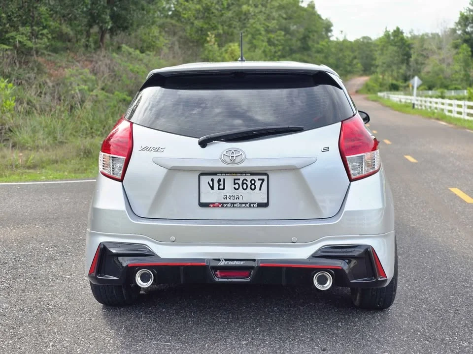 2015 Toyota Yaris III 2