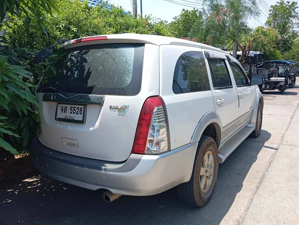 2006 Isuzu MU-7 3